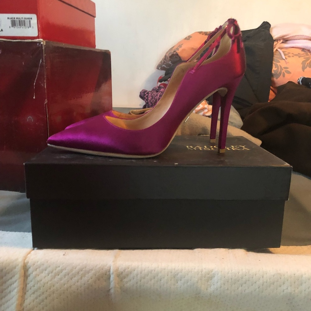 Badgley Mischka Satin Pink Stilettos Sz 9